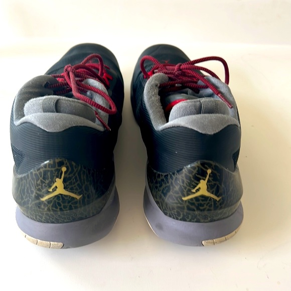 Original Nike Air Jump Man logo Black & Red men’s Shoes, gently preloved.Size 12 - Picture 3 of 12